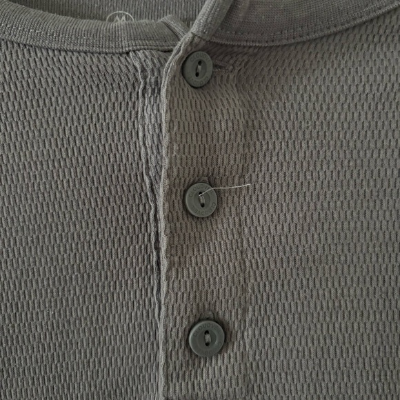 Cloudveil Gray Shirt - Picture 4 of 7